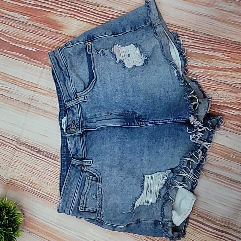 Forever 21 distressed Denim jean Shorts